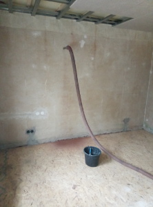 Einblasdämmung zweischaliges Mauerwerk vom Innenraum