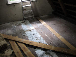 ungedämmte Geschossdecke in Hamburg isoliert