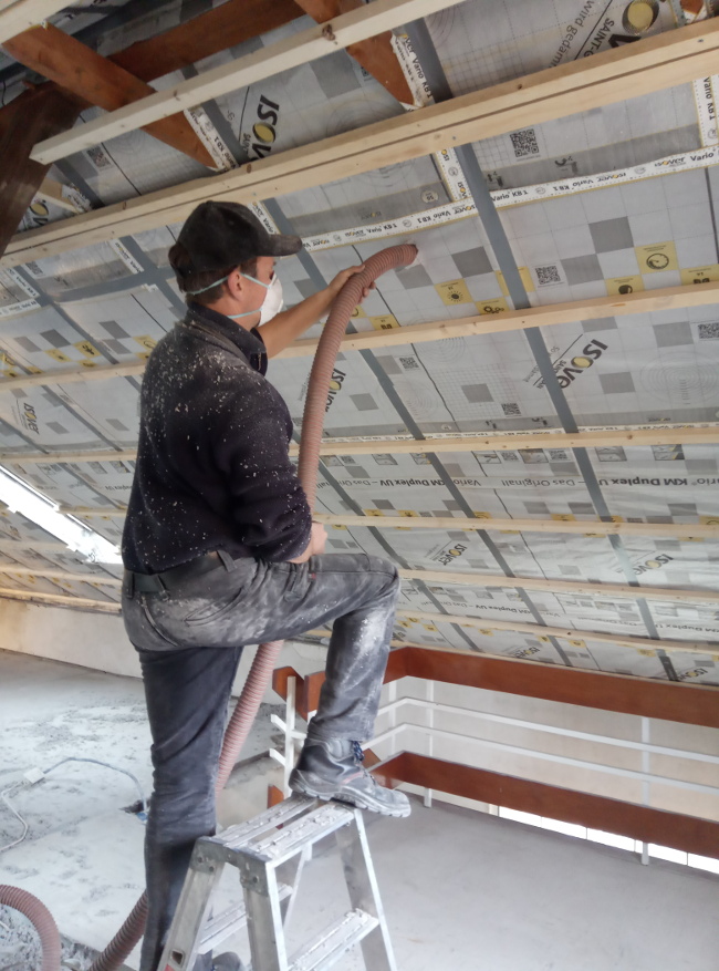 Einblasdämmung Zellulose Dachschrägen