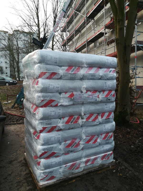 Lose Stenwolle A1 zum Flachdach dämmen