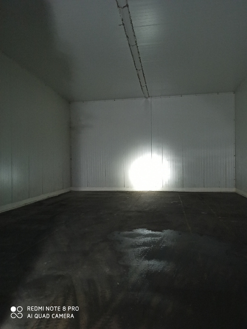 Die leere Kühlkammer wartet auf den nächsten Einsatz